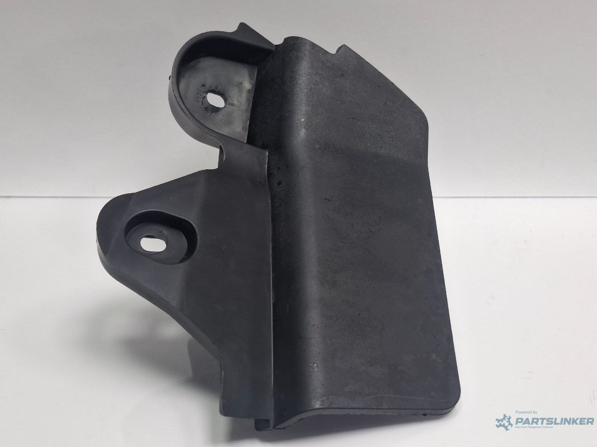 Aparator noroi dreapta spate AUDI A3 Sportback 8VA, 8VF 2012 - > TDI CLHA  8V0853834