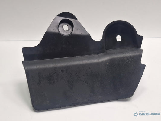 Aparator noroi dreapta spate AUDI A3 Sportback 8VA, 8VF 2012 - > TDI CLHA  8V0853834