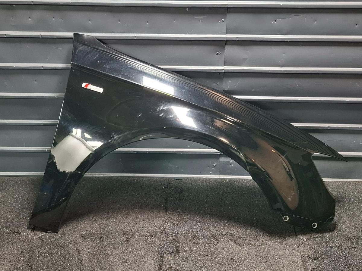 Aripa fata dreapta AUDI A3 Sportback 8VA, 8VF 2012 - 2018 , negru LY9B ,  8V0821106G