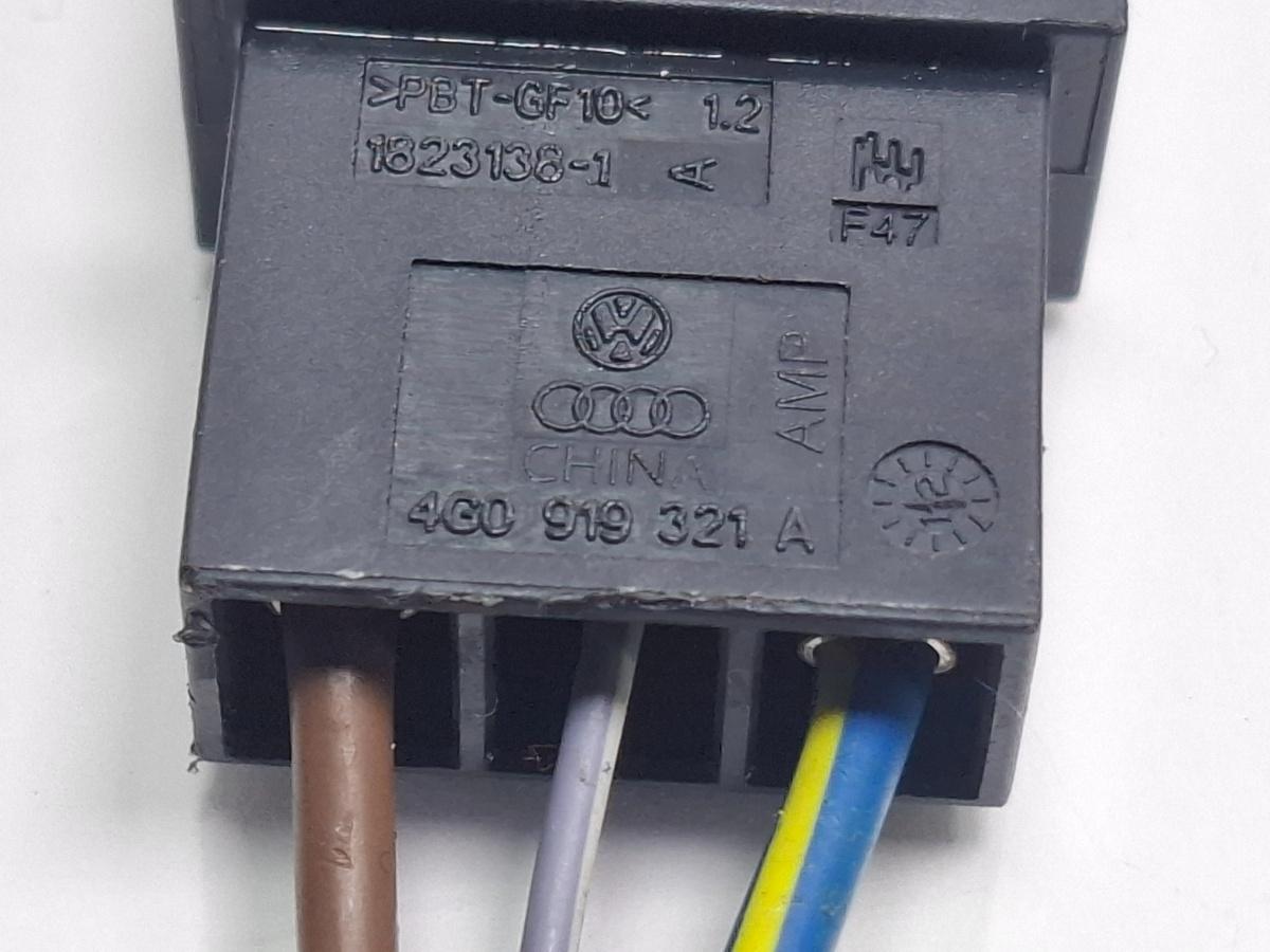 Mufa conector 3 pini AUDI A3 Sportback 8VA, 8VF 2012 - > TDI CLHA 4G0919321A