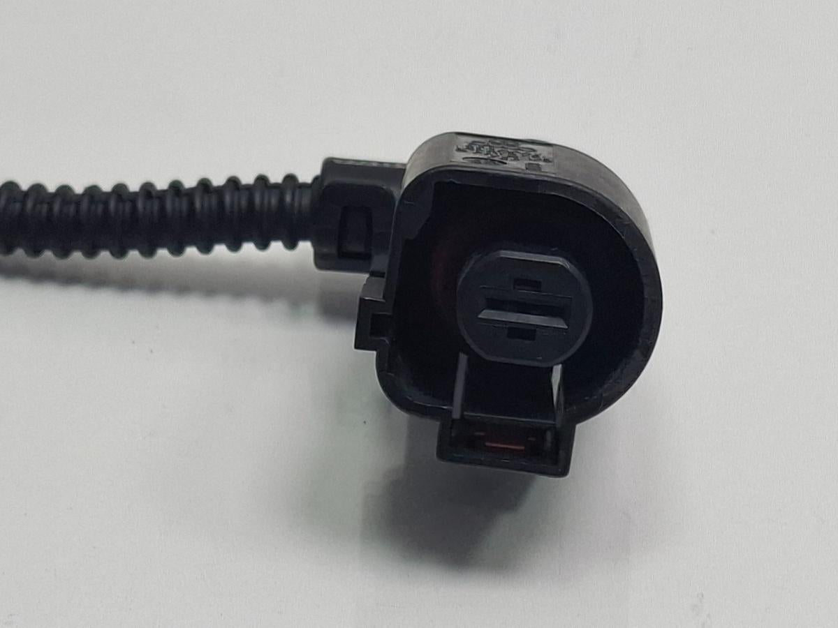 Mufa conector 1 pin AUDI A3 Sportback 8VA, 8VF 2012 - > TDI CLHA 1K0973751