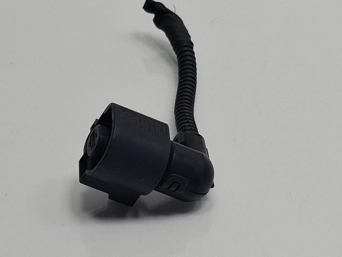 Mufa conector 1 pin AUDI A3 Sportback 8VA, 8VF 2012 - > TDI CLHA 1K0973751