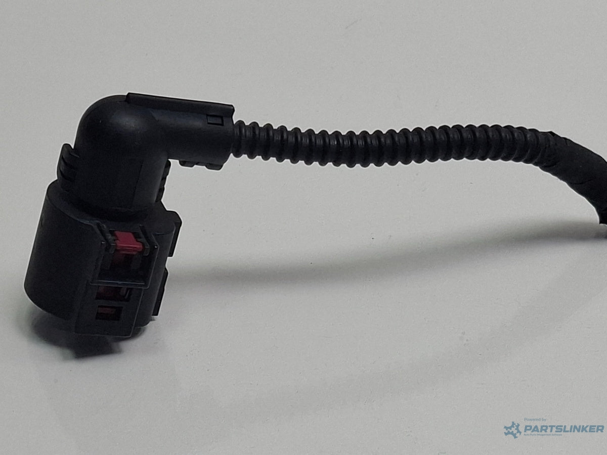 Mufa conector 1 pin AUDI A3 Sportback 8VA, 8VF 2012 - > TDI CLHA 1K0973751