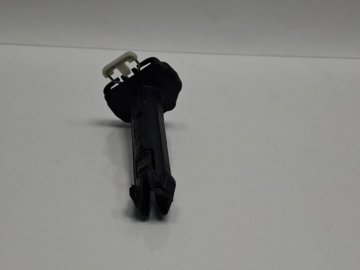 Maneta levier blocare tetiera fata AUDI A3 Sportback 8VA, 8VF 2012 -> 1.6 TDI CLHA 8T0881920