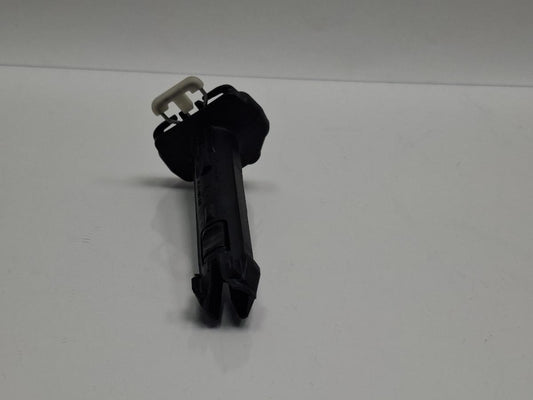 Maneta levier blocare tetiera fata AUDI A3 Sportback 8VA, 8VF 2012 - > TDI CLHA 8T0881920