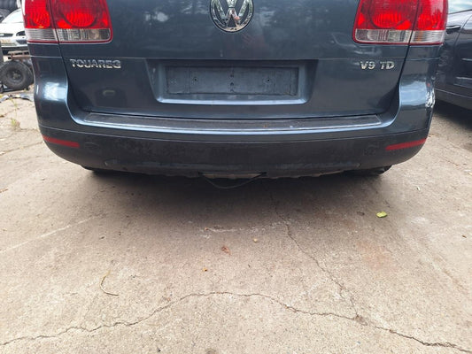 Bara spate completa cu gauri de senzori VOLKSWAGEN TOUAREG 7LA, 7L6, 7L7 2002 - 2013 , gri LD7U