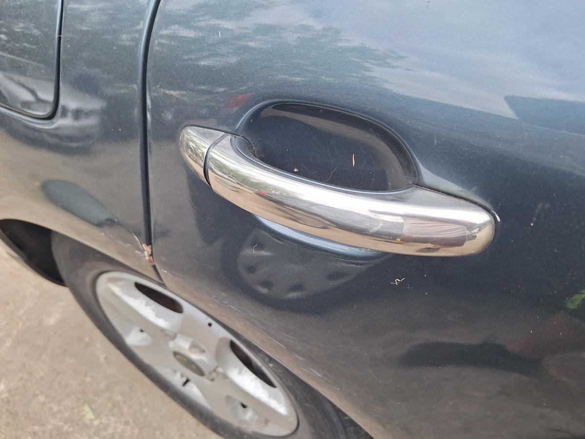 Maner/suport exterior portiera spate dreapta VOLKSWAGEN TOUAREG 7LA, 7L6, 7L7 2002 - 2013  7L0839886B / 7L6837205C