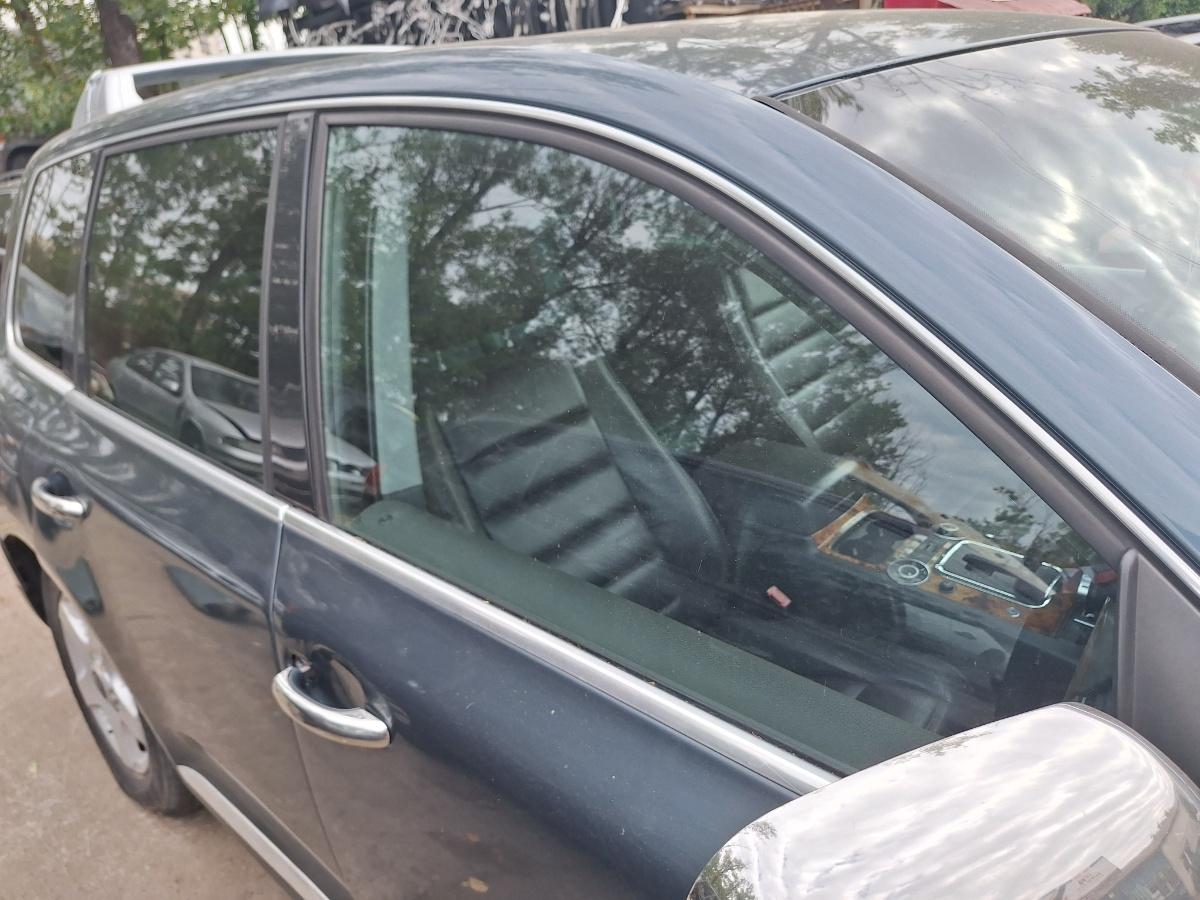 Geam portiera fata dreapta VOLKSWAGEN TOUAREG 7LA, 7L6, 7L7 2002 - 2013 V6 TDI BKS, CATA 7L0845202F