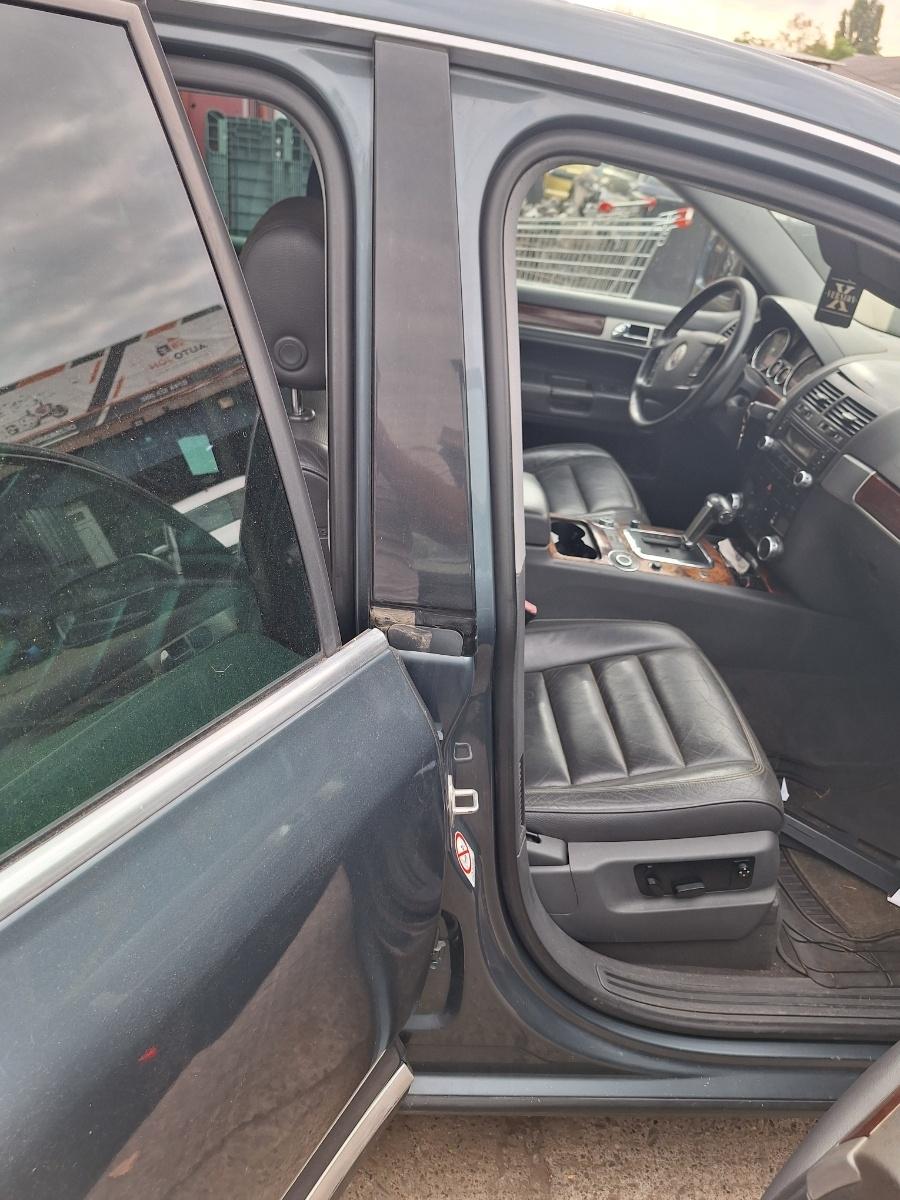 Ornamente stalp (B) (exterior) dreapta VOLKSWAGEN TOUAREG 7LA, 7L6, 7L7 2002 - 20133.0 V6 TDI BKS, CATA