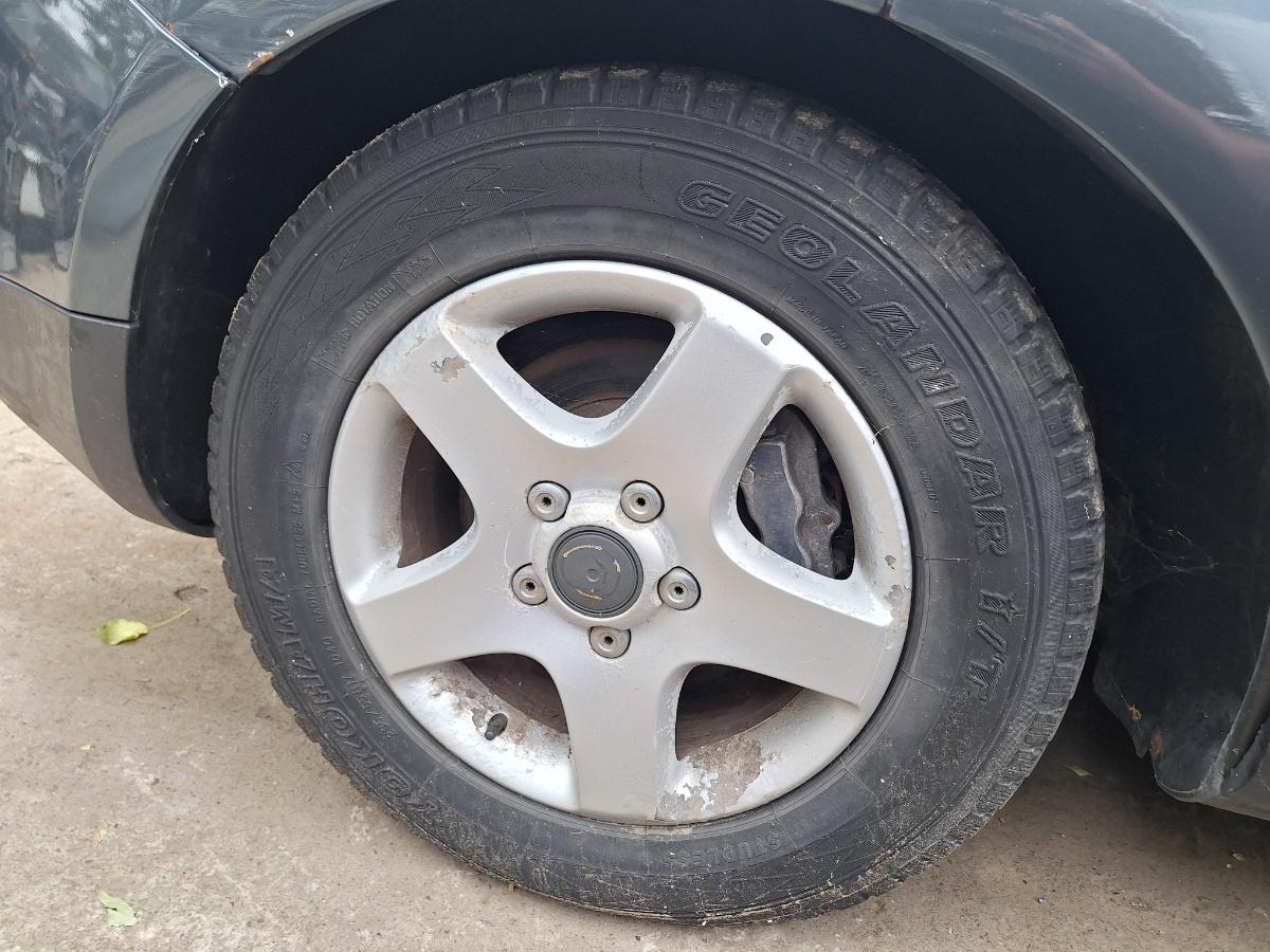 Jante din aliaj cu cauciucuri 236/65 R17 VOLKSWAGEN TOUAREG 2002 - 2013  5x130 7L6601025B
