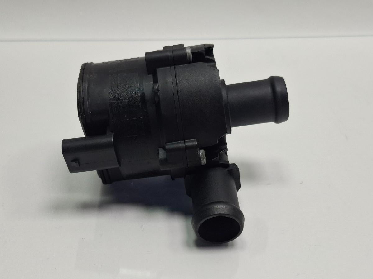 Pompa recirculare apa AUDI A3 Sportback 8VA, 8VF 2012 - > TDI CLHA BOSCH 0392023209 5G0965561 , 5G0965567