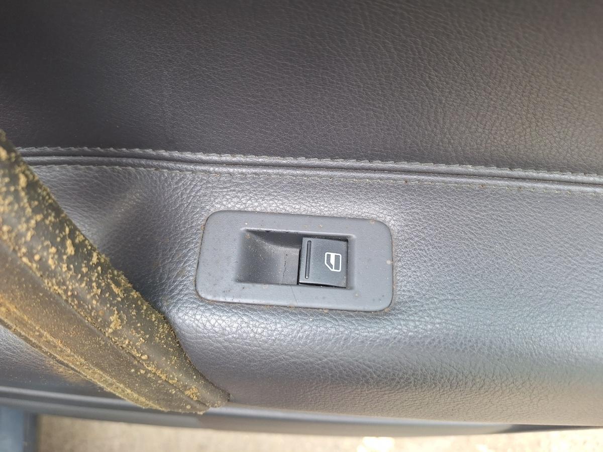 Comutator geam  dreapta spate VOLKSWAGEN TOUAREG 7LA, 7L6, 7L7 2002 - 2013