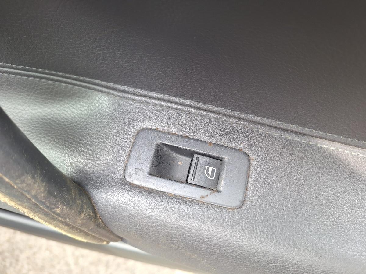 Comutator geam dreapta fata VOLKSWAGEN TOUAREG 7LA, 7L6, 7L7 2002 - 2013