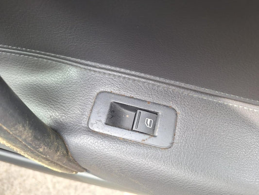 Comutator geam dreapta fata VOLKSWAGEN TOUAREG 7LA, 7L6, 7L7 2002 - 2013