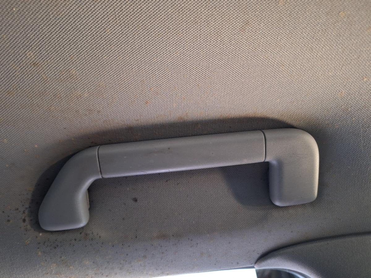 Maner de sustinere plafon fata dreapta VOLKSWAGEN TOUAREG 7LA, 7L6, 7L7 2002 - 2013 ,  7L0857608A