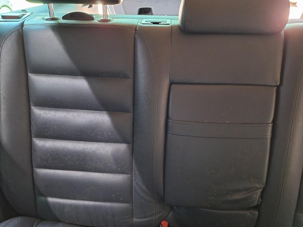 Bancheta spatar spate dreapta piele  VOLKSWAGEN TOUAREG 7LA, 7L6, 7L7 2002 - 2013 , 7L6885776Q