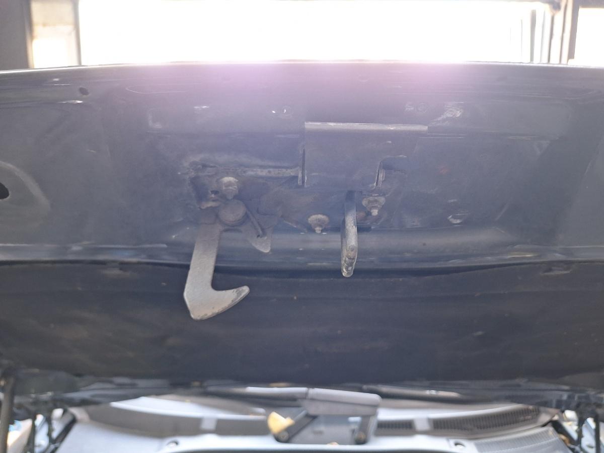 Carlig de siguranta capota motor VOLKSWAGEN TOUAREG 7LA, 7L6, 7L7 2002 - 2013 V6 TDI BKS, CATA