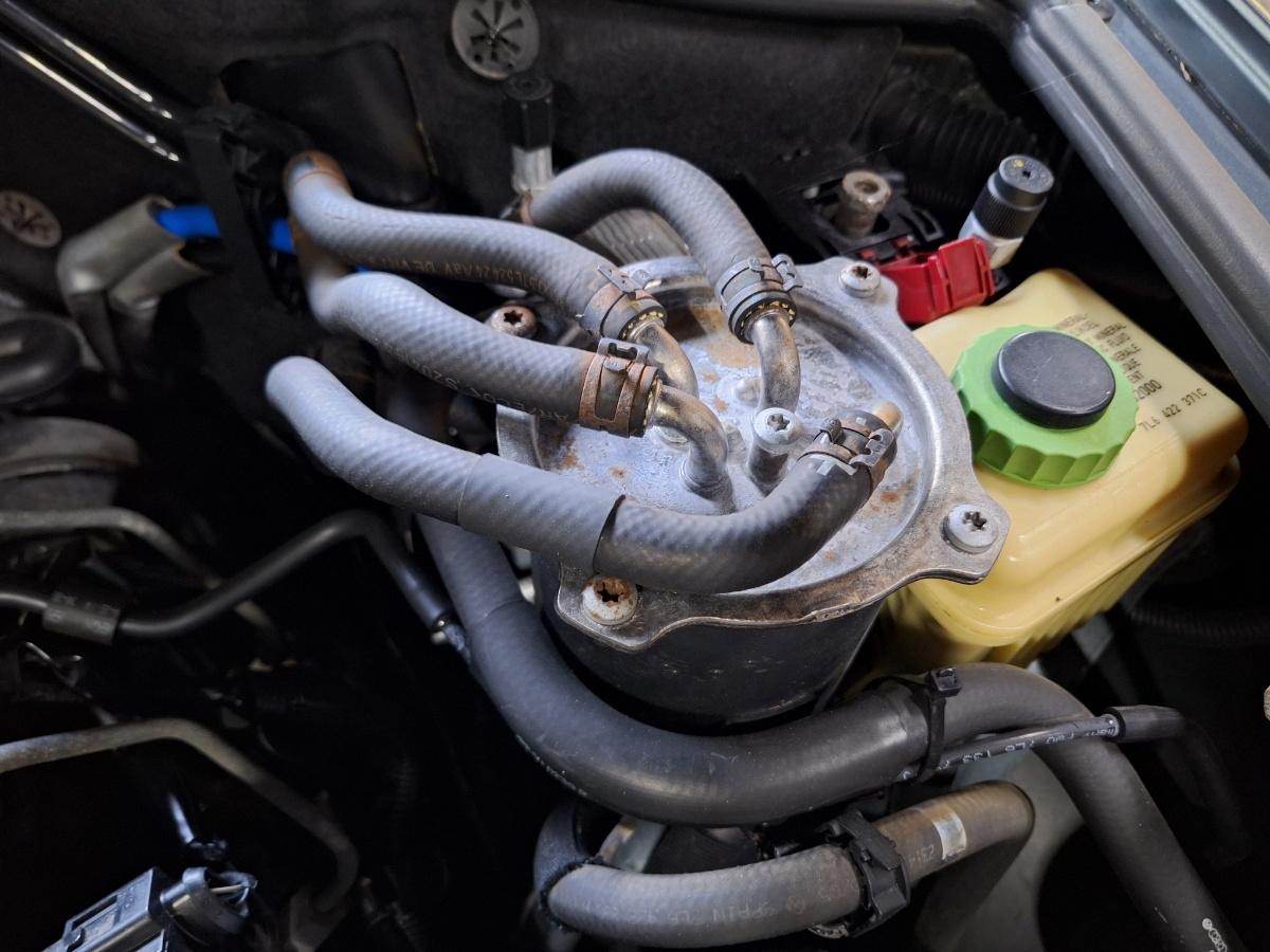 Carcasa filtru combustibil VOLKSWAGEN TOUAREG 7LA, 7L6, 7L7 2002 - 2013 V6 TDI BKS, CATA