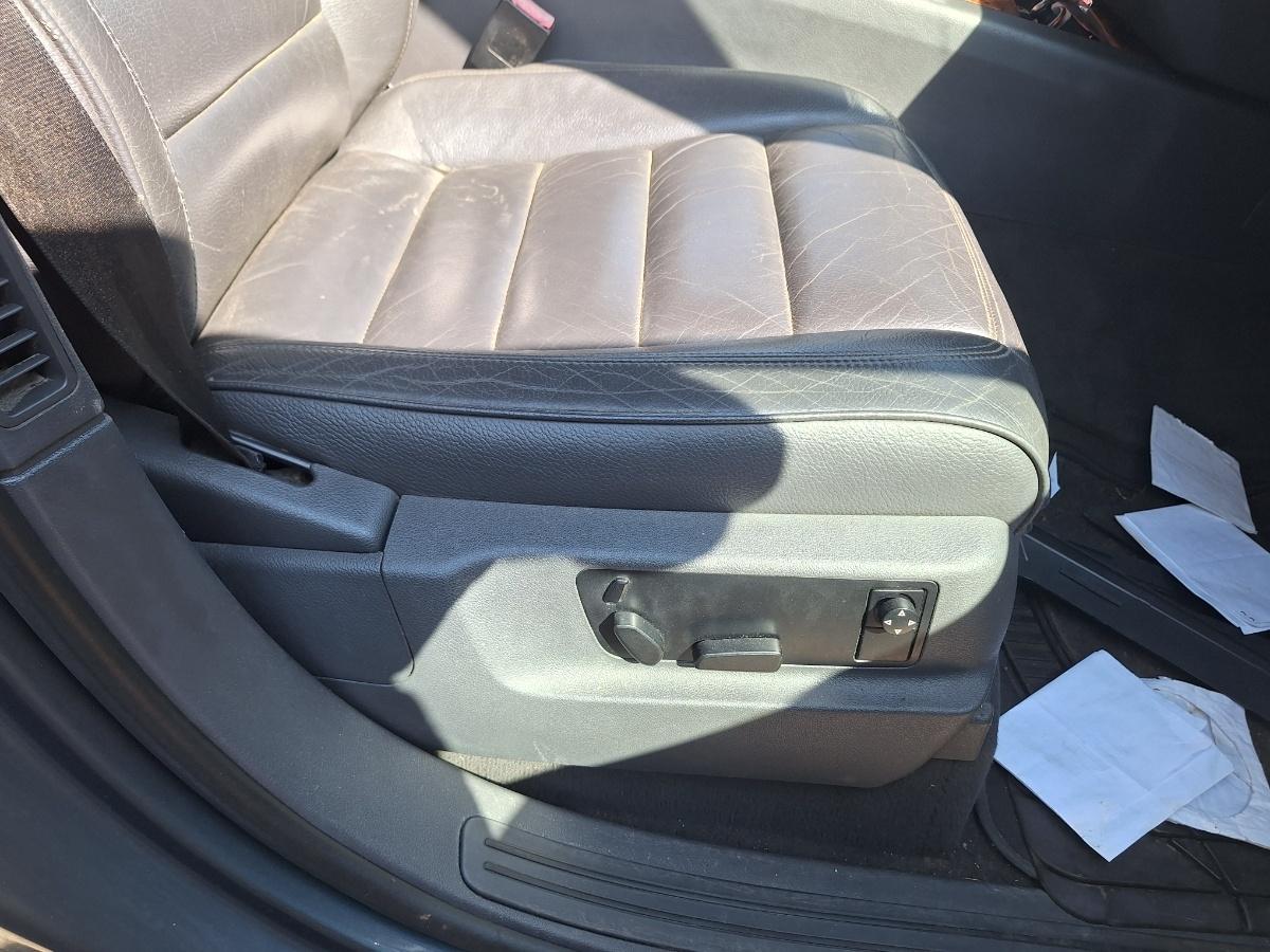 Scaun fata  pasager dreapta electric incalzit piele VOLKSWAGEN TOUAREG 7LA, 7L6, 7L7 2002 - 2013  7L6881806CE / 8E0881158K