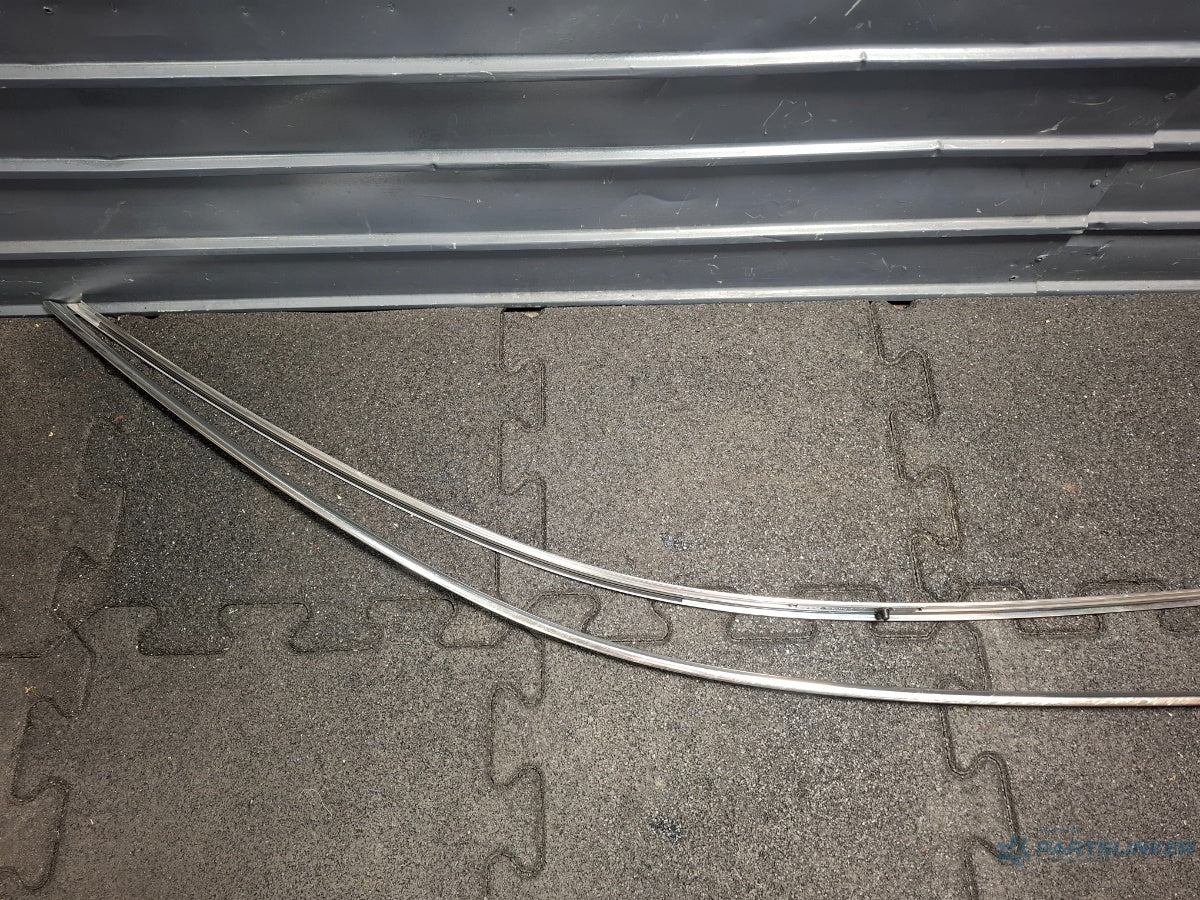 Ornamente laterale cromat superior AUDI A3 Sportback 8VA, 8VF 2012 - > TDI CLHA 8V4853703A , 8V4853704A