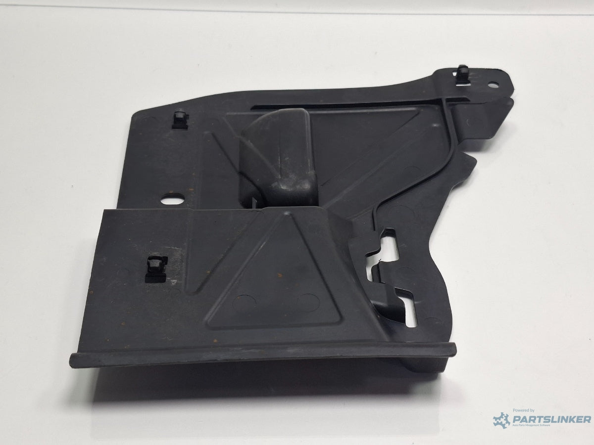 Scut protectie dreapta fata AUDI A3 Sportback 8VA, 8VF 2012 - > TDI CLHA 5Q0825272A