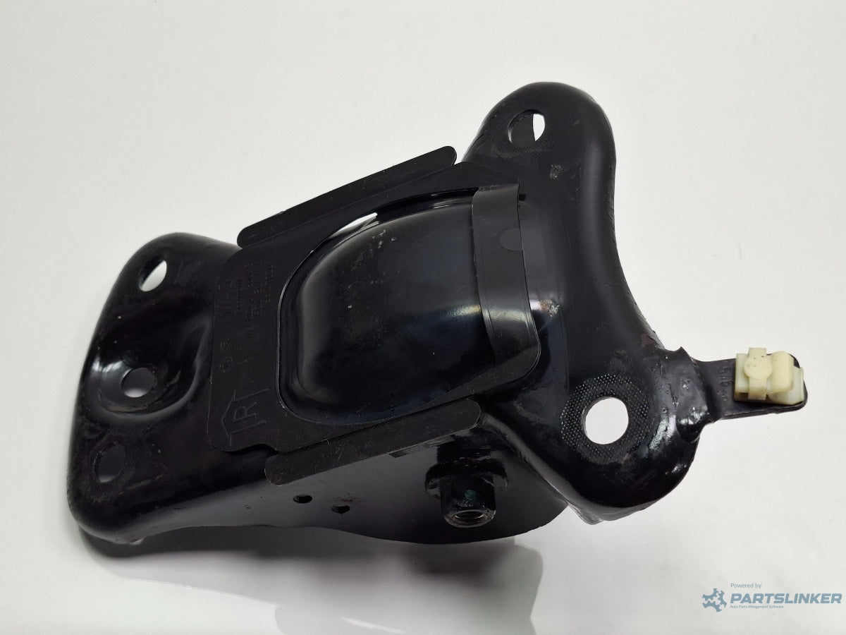 Suport punte dreapta spate AUDI A3 Sportback 8VA, 8VF 2012 - > TDI CLHA 5Q0501546C