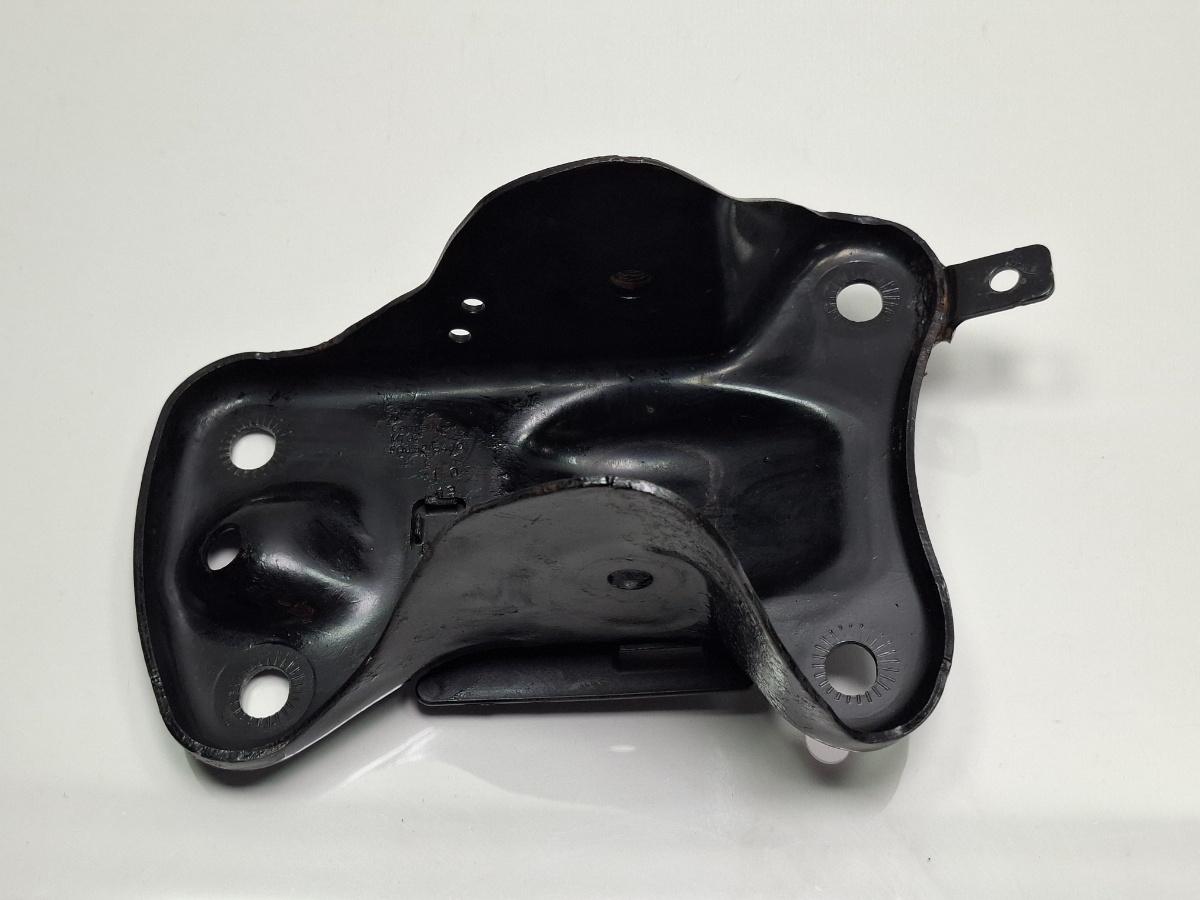 Suport punte dreapta spate AUDI A3 Sportback 8VA, 8VF 2012 - > TDI CLHA 5Q0501546C