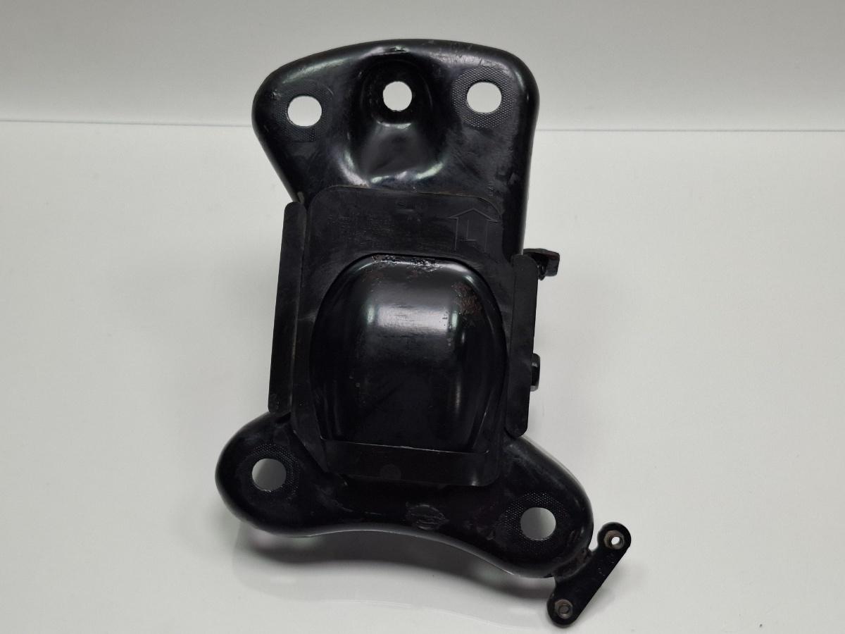 Suport punte stanga spate AUDI A3 Sportback 8VA, 8VF 2012 - > TDI CLHA 5Q0501545C