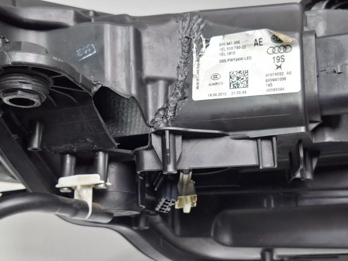 Far bi-xenon dreapta AUDI A3 Sportback 8VA, 8VF 2012 - > TDI CLHA 8V0941006