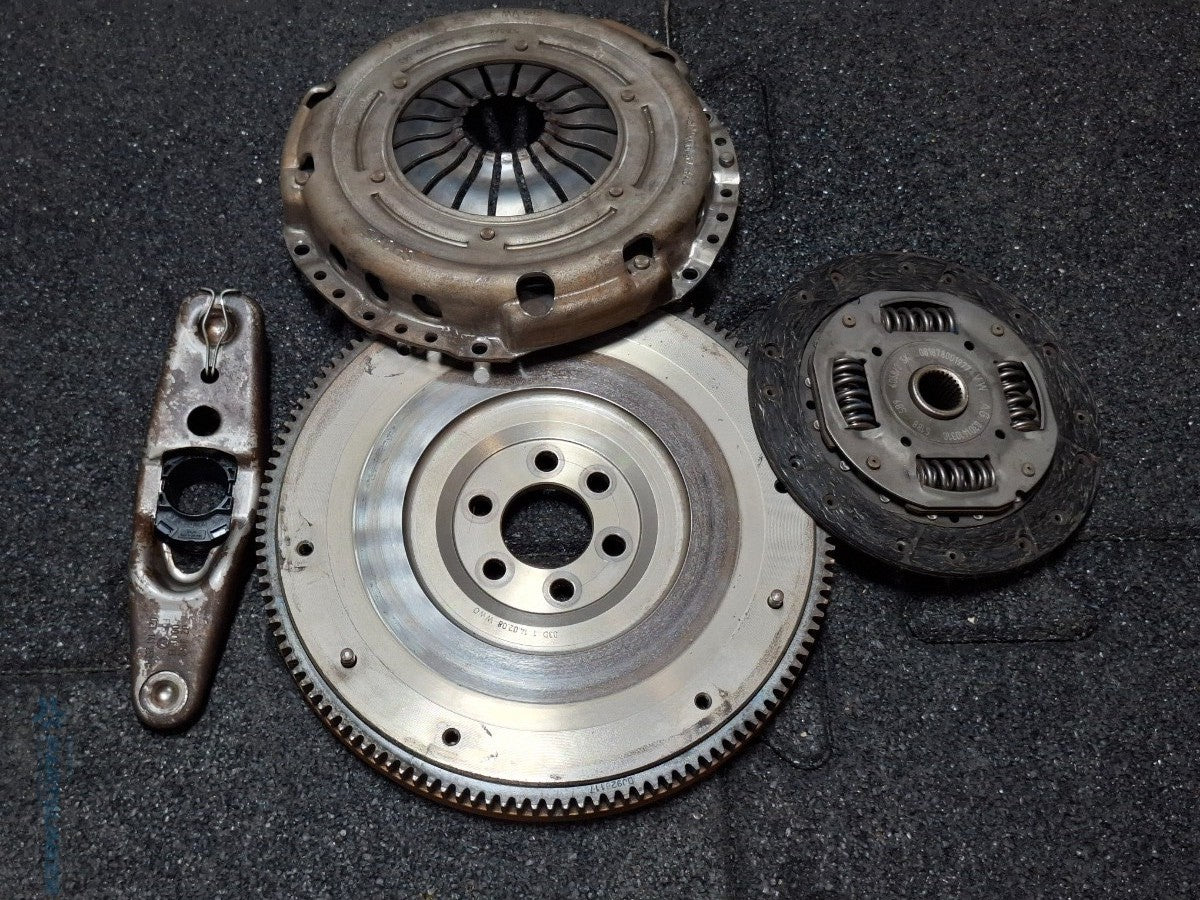 Kit ambreiaj SKODA FABIA II 542 2006 - 2014 1.2 1.2 BBM, CHFA 03D105269 , 03D141031C