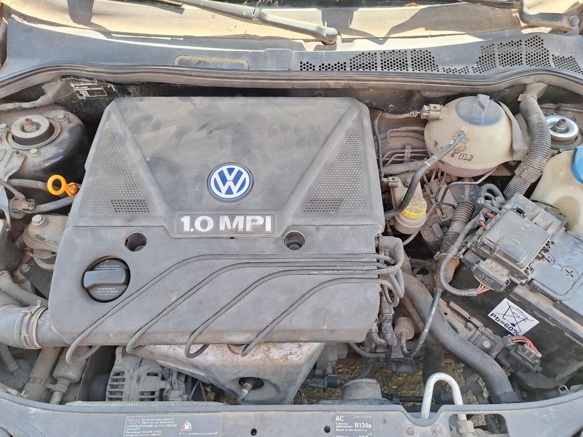 Dezmembrez VOLKSWAGEN POLO 6N2 2001 1.0 AUC 37KW|50HP
