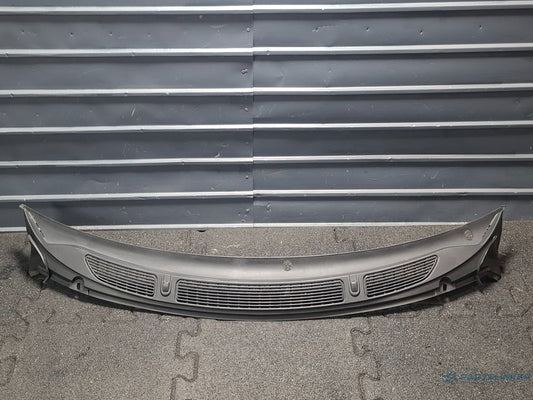 Grila stergatoare SKODA FABIA II 542 2006 - 2014 1.2 1.2 BBM, CHFA 5J1819415D