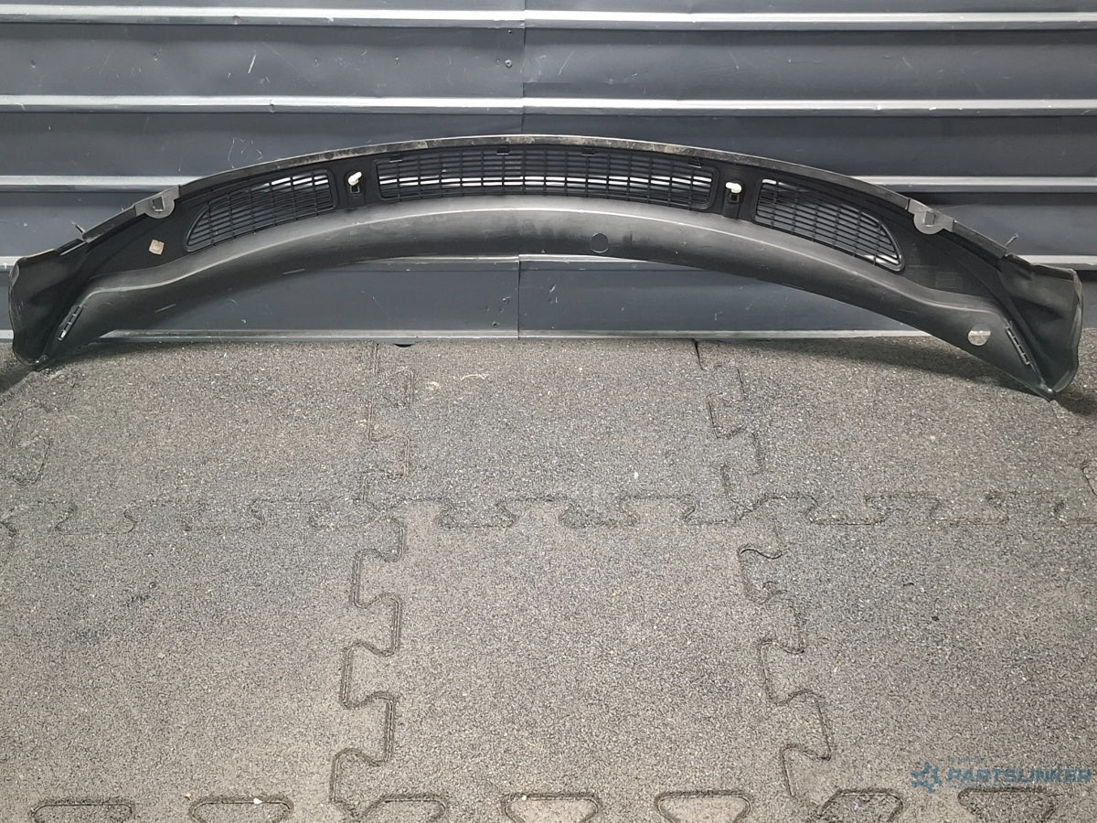 Grila stergatoare SKODA FABIA II 542 2006 - 2014 1.2 1.2 BBM, CHFA 5J1819415D