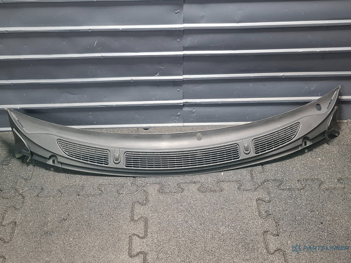 Grila stergatoare SKODA FABIA II 542 2006 - 2014 1.2 1.2 BBM, CHFA 5J1819415D