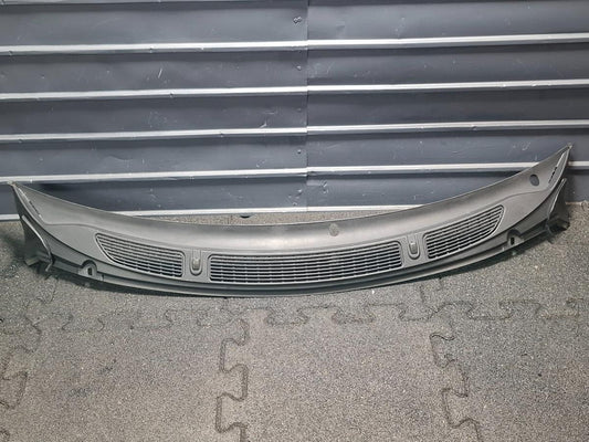 Grila stergatoare SKODA FABIA II 542 2006 - 2014 1.2 1.2 BBM, CHFA 5J1819415D