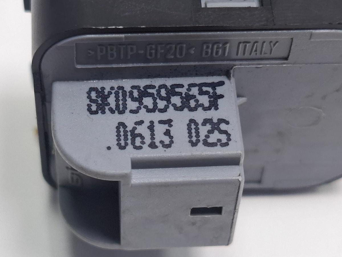 Buton reglaj oglinzi AUDI A4 IV 8K2, B8 2007 - 2015 TDI CAGB, CJCB, CSUB 8K0959565F