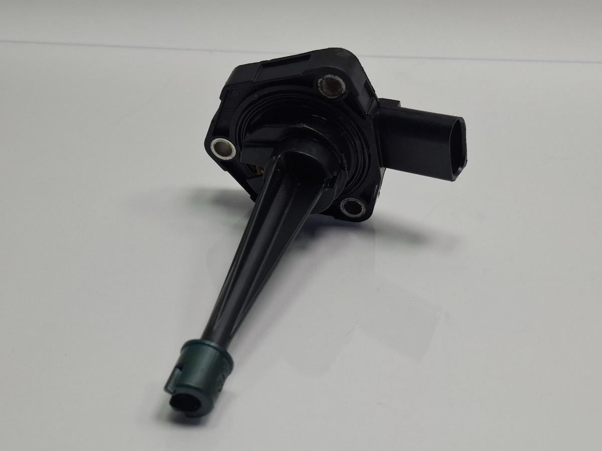 Senzor nivel ulei AUDI A4 IV 8K2, B8 2007 - 2015 TDI CAGB, CJCB, CSUB 04L907660A