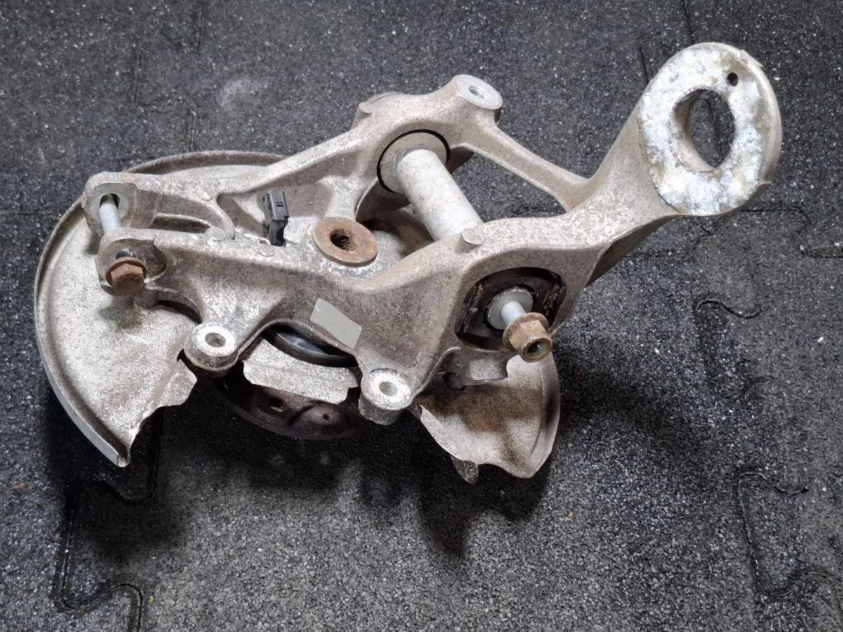 Fuzeta dreapta spate AUDI A4 IV 8K2, B8 2007 - 2015 TDI CAGB, CJCB, CSUB 8K0505432AP