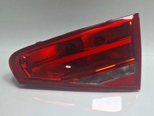 Stop de pe haion dreapta AUDI A4 IV 8K2, B8 2007 - 2015 TDI CAGB, CJCB, CSUB 8K5945094AA