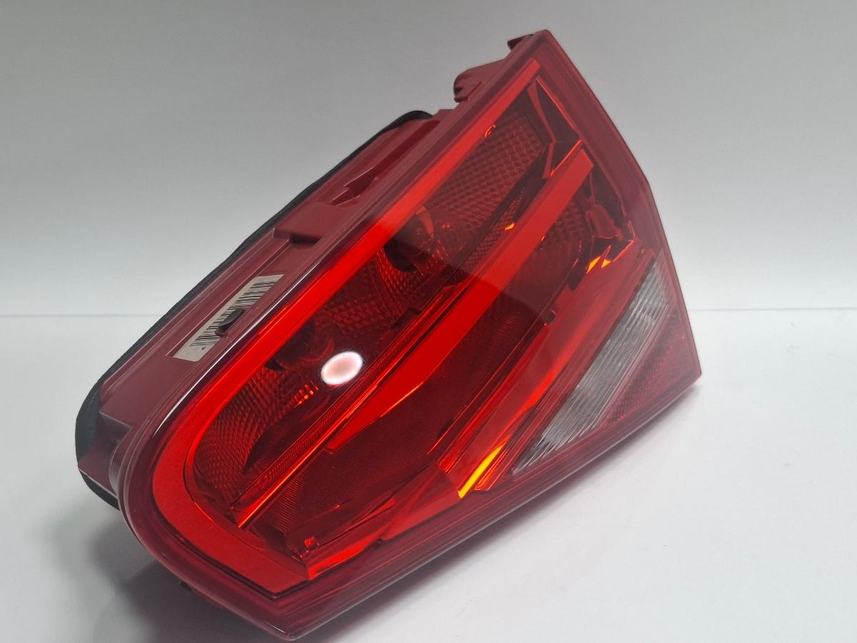 Stop de pe haion dreapta AUDI A4 IV 8K2, B8 2007 - 2015 TDI CAGB, CJCB, CSUB 8K5945094AA