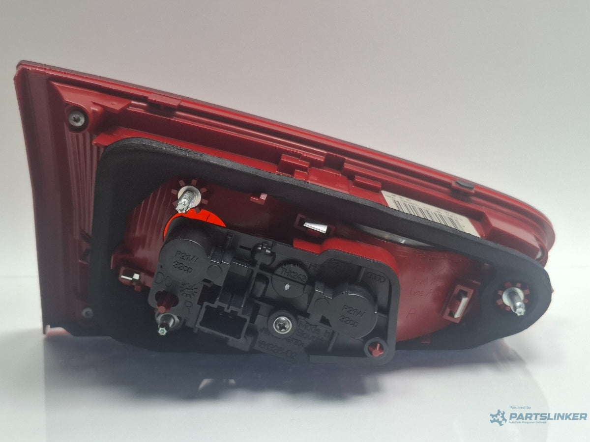 Stop de pe haion dreapta AUDI A4 IV 8K2, B8 2007 - 2015 TDI CAGB, CJCB, CSUB 8K5945094AA