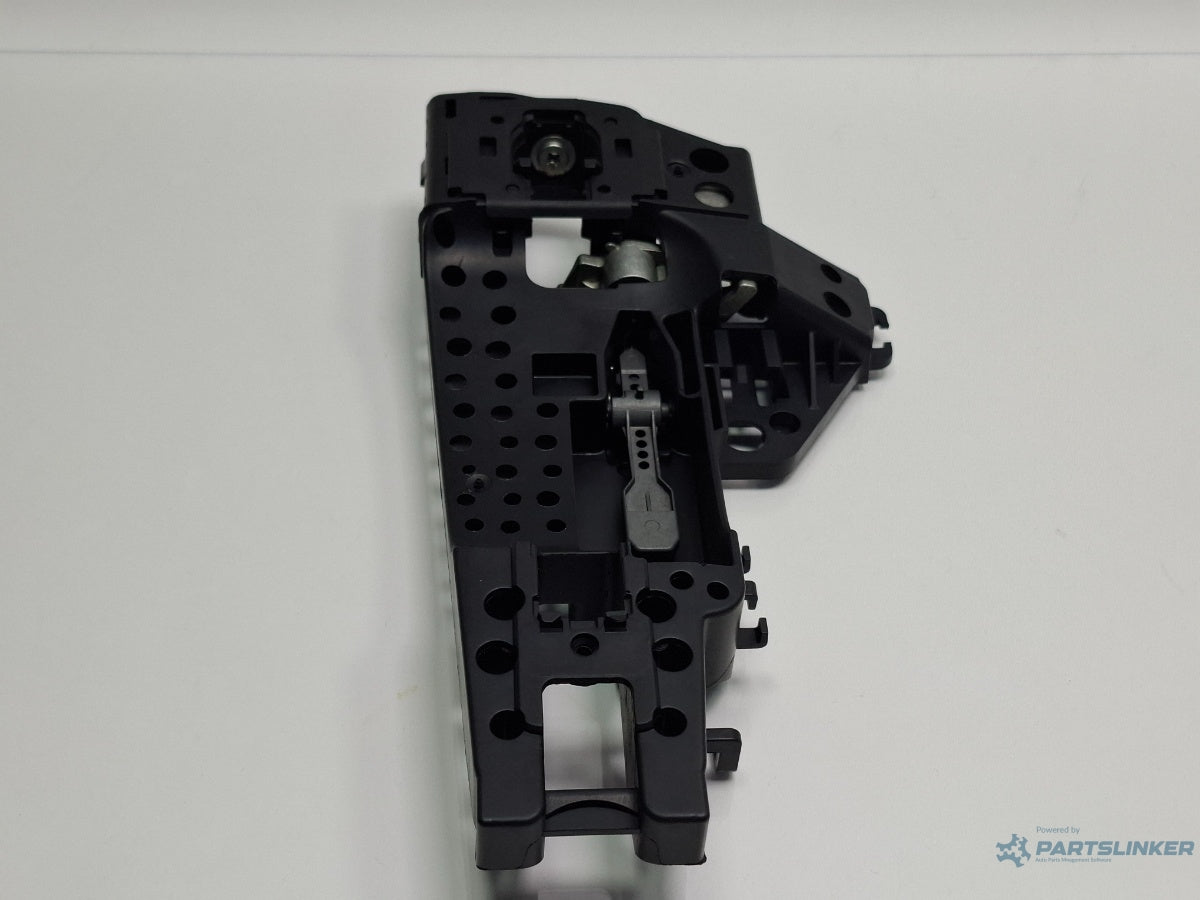 Suport maner usa stanga spate AUDI A4 IV 8K2, B8 2007 - 2015 TDI CAGB, CJCB, CSUB 8T0837885B