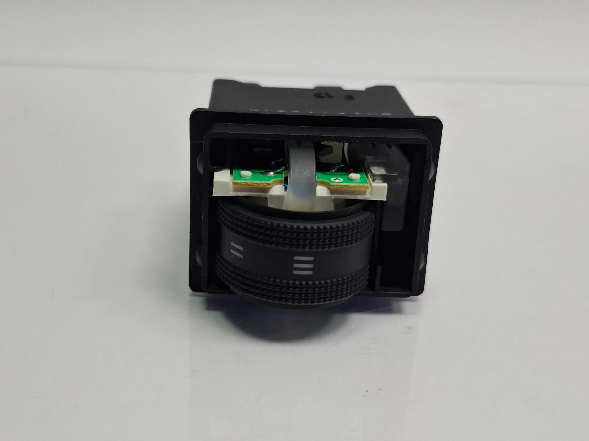 Buton reglaj far AUDI A4 IV 8K2, B8 2007 - 2015 TDI CAGB, CJCB, CSUB 8K0941301A