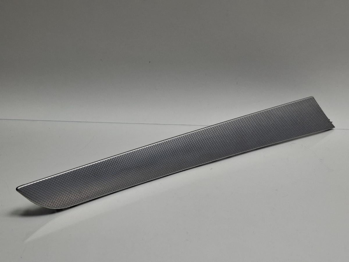Ornament trim usa stanga fata AUDI A4 IV 8K2, B8 2007 - 2015 TDI CAGB, CJCB, CSUB 8K0867409