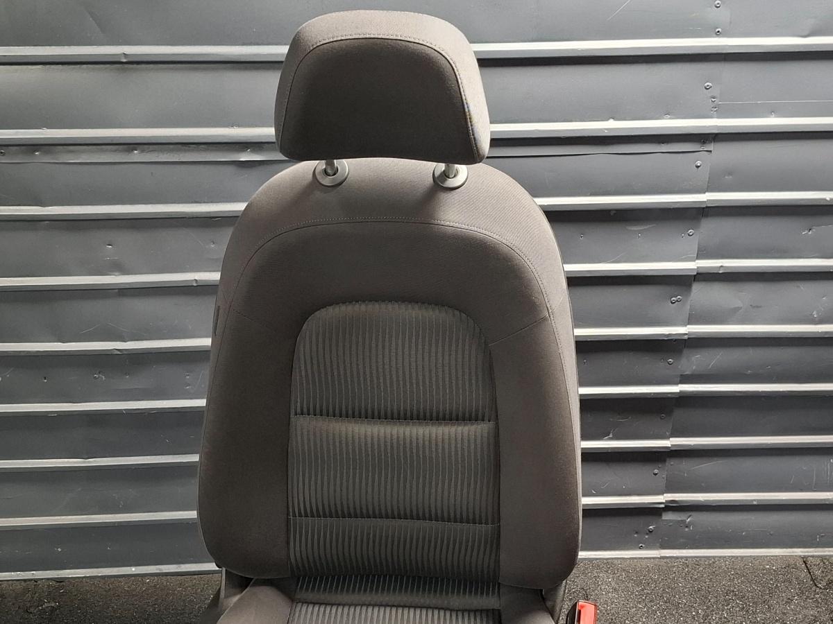Scaun dreapta AUDI A4 IV Avant 8K5, B8 2007 - 2015 TDI CAGA, CJCA, CMEA, CMFA 8K0881806