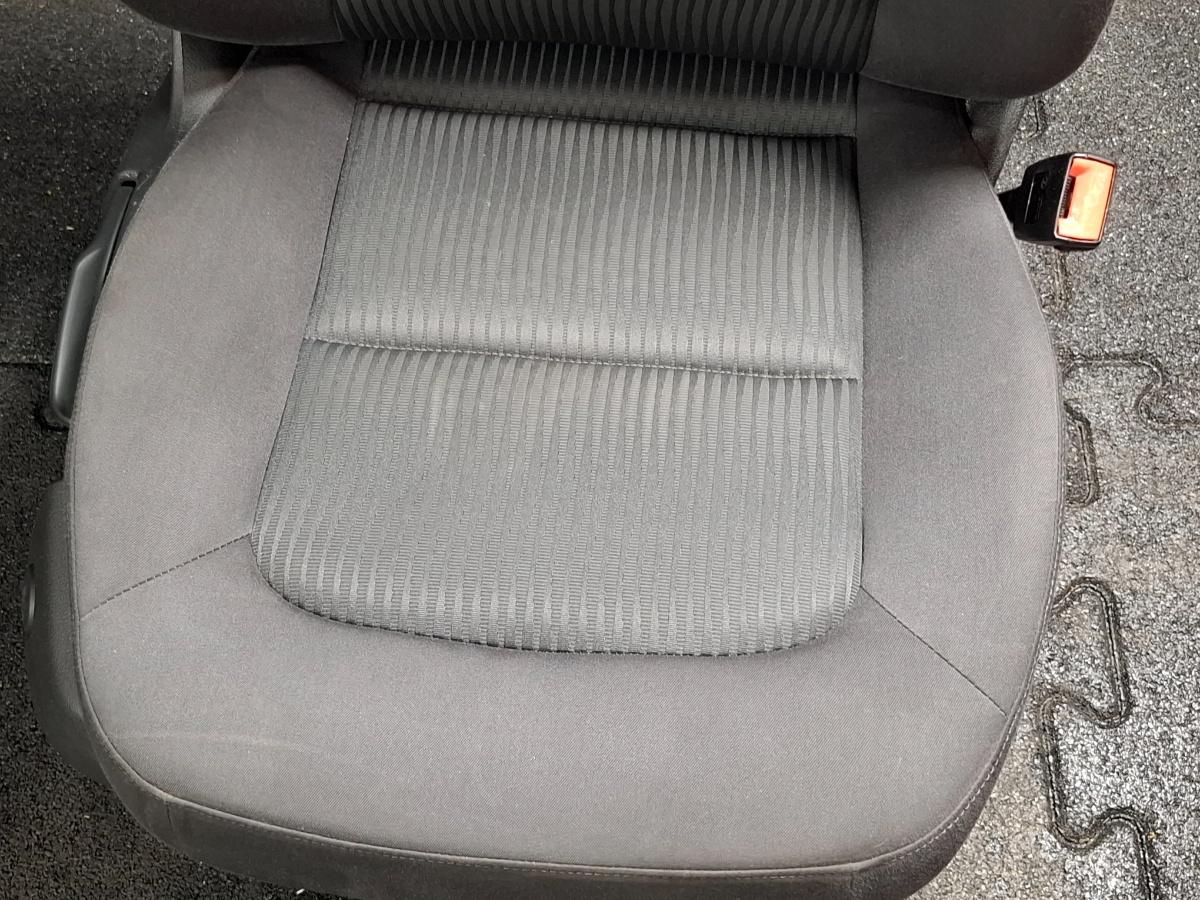 Scaun dreapta AUDI A4 IV Avant 8K5, B8 2007 - 2015 TDI CAGA, CJCA, CMEA, CMFA 8K0881806