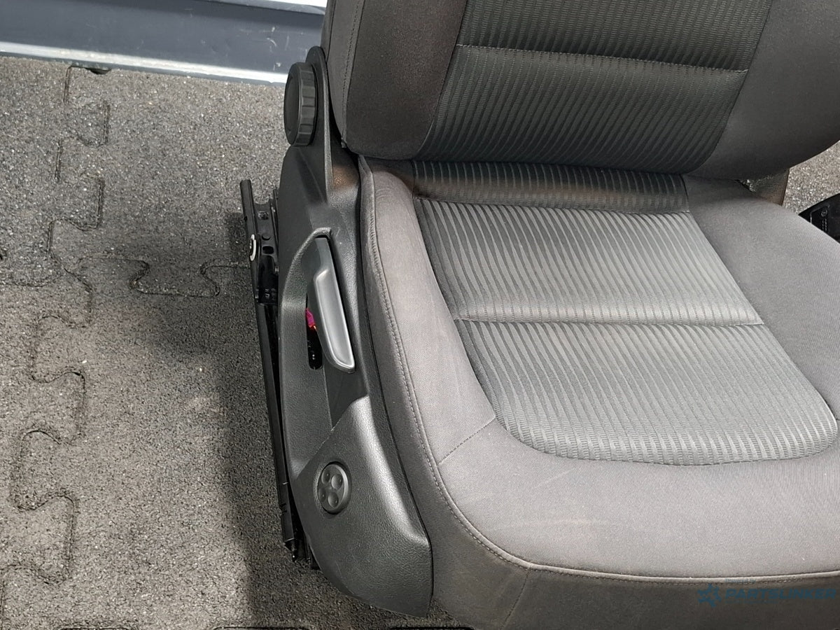 Scaun cu incalzire dreapta fata AUDI A4 IV Avant 8K5, B8 2007 - 2015 TDI CJCD, CMFB, CSUA 8K0881806R