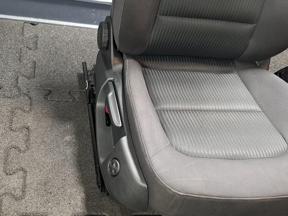 Scaun cu incalzire dreapta fata AUDI A4 IV Avant 8K5, B8 2007 - 2015 TDI CJCD, CMFB, CSUA 8K0881806R