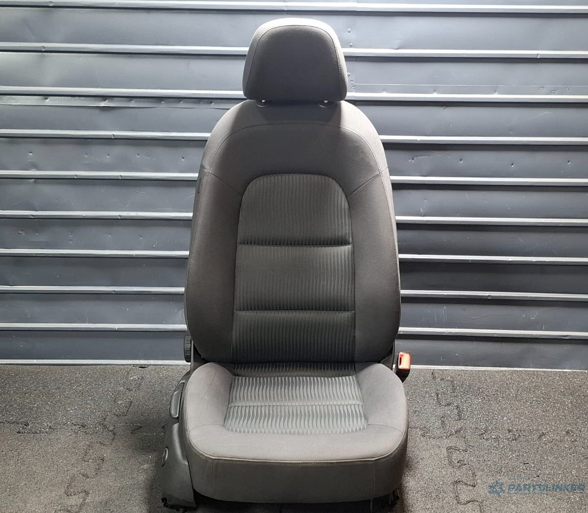 Scaun cu incalzire dreapta fata AUDI A4 IV Avant 8K5, B8 2007 - 2015 TDI CJCD, CMFB, CSUA 8K0881806R