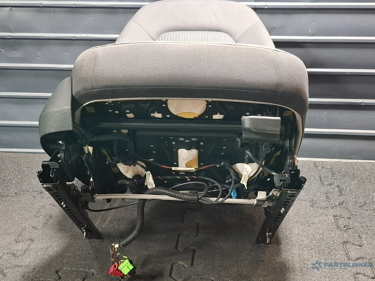 Scaun cu incalzire dreapta fata AUDI A4 IV Avant 8K5, B8 2007 - 2015 TDI CJCD, CMFB, CSUA 8K0881806R